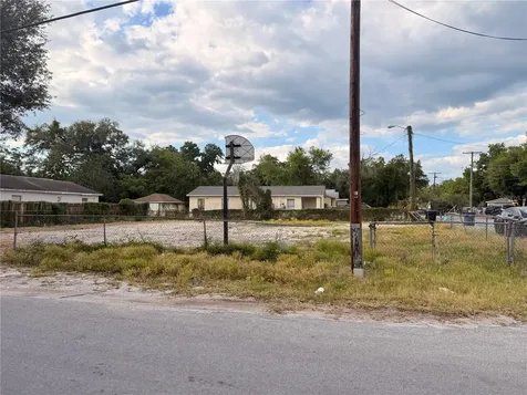 9302 North 12th Tampa FL 33612