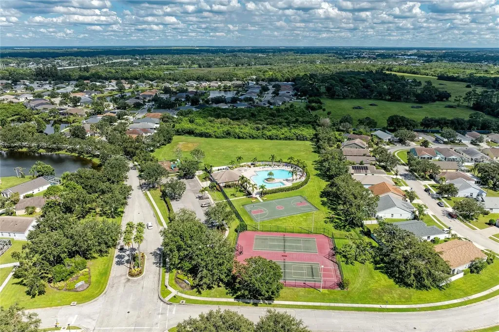 4642 Runabout Way Bradenton FL 34203