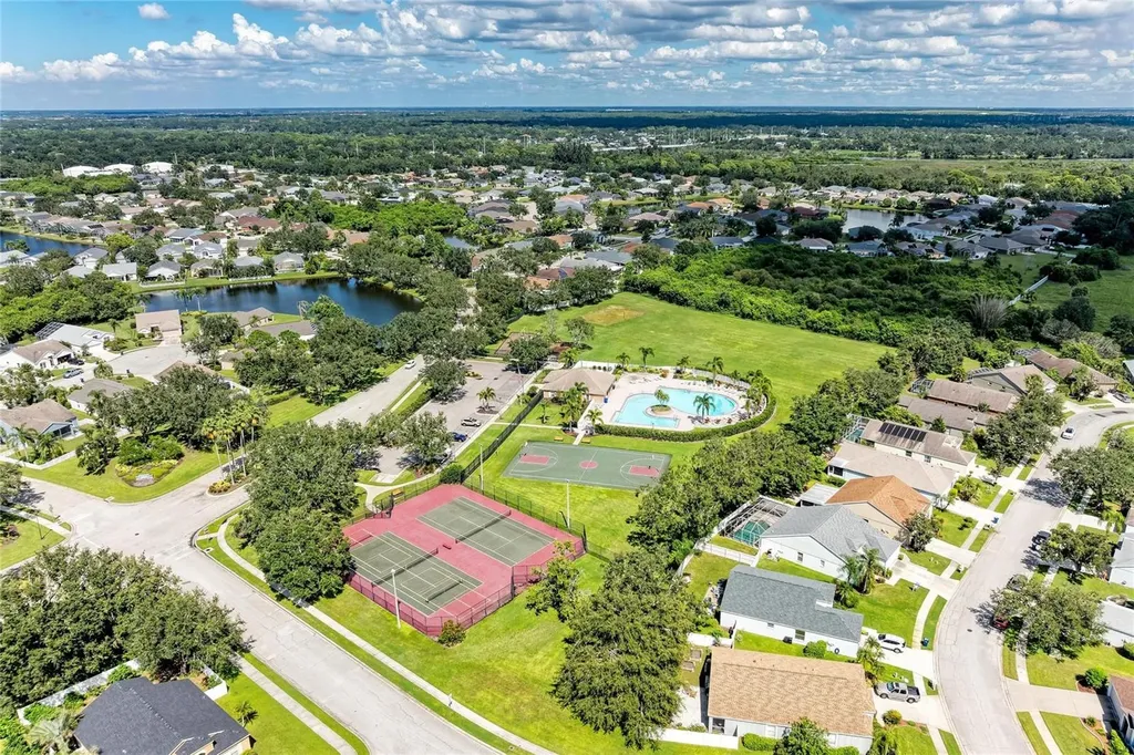 4642 Runabout Way Bradenton FL 34203