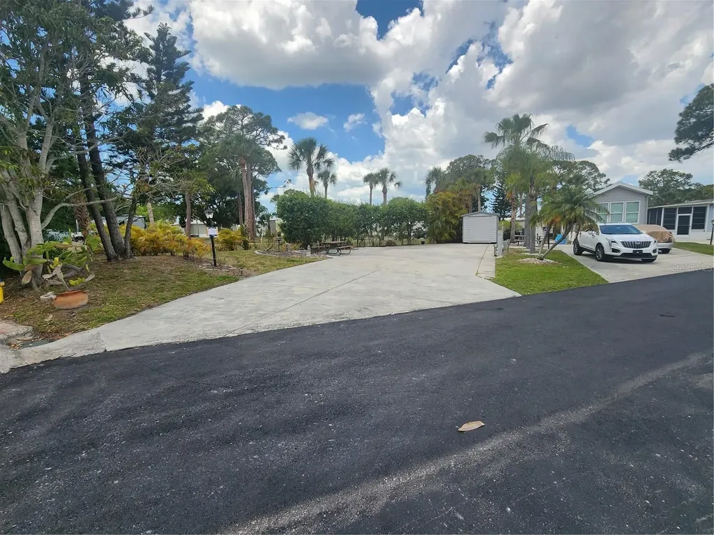 1674 University Parkway Sarasota FL 34243