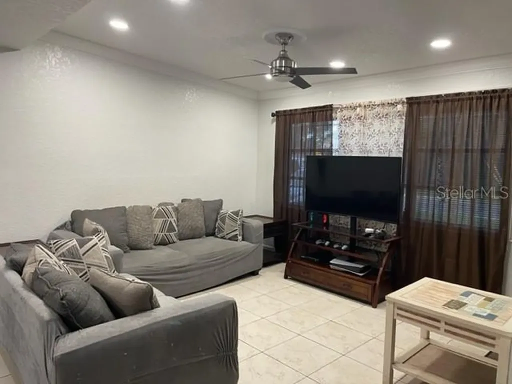 3201 River Grove Drive Tampa FL 33610