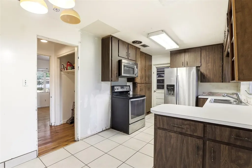 1421 Fairview Street Orlando FL 32804