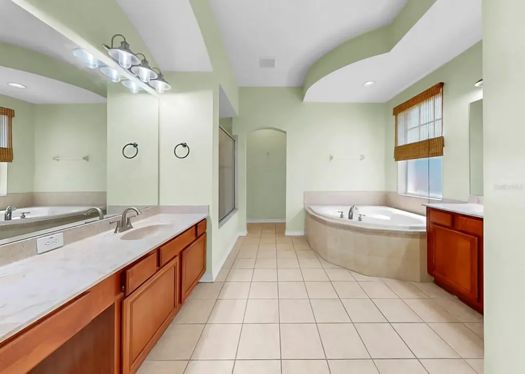 5704 Sea Trout Place Apollo Beach FL 33572