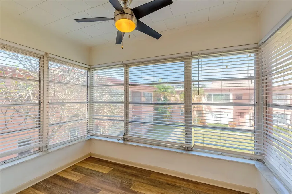 7011 Place De La Paix South Pasadena FL 33707