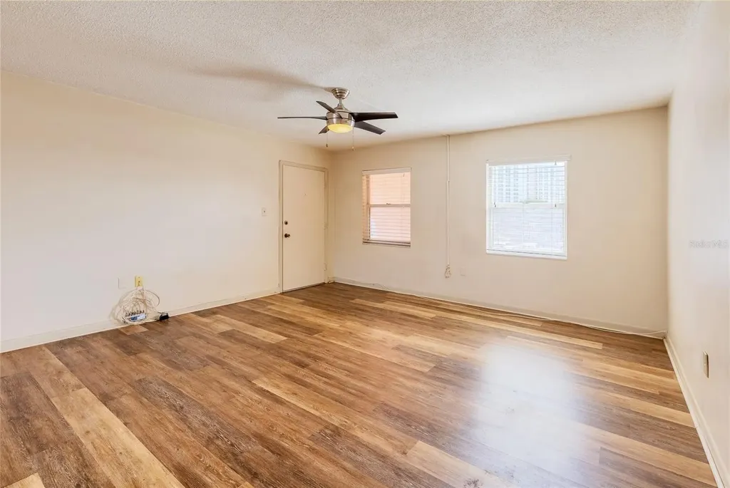 7011 Place De La Paix South Pasadena FL 33707
