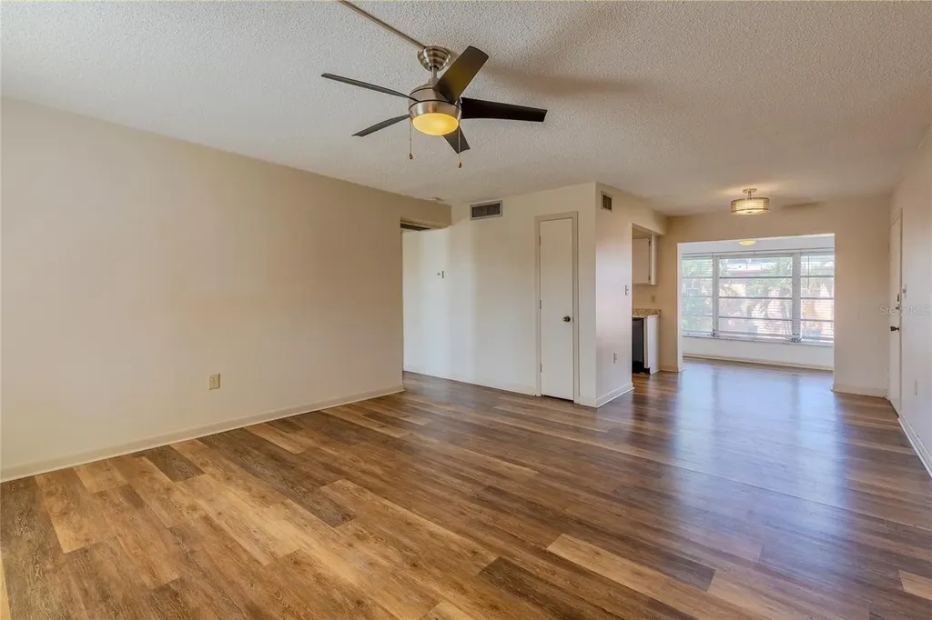 7011 Place De La Paix South Pasadena FL 33707
