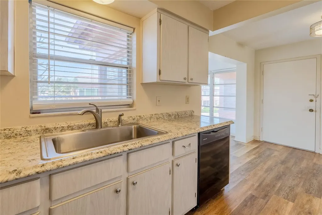 7011 Place De La Paix South Pasadena FL 33707