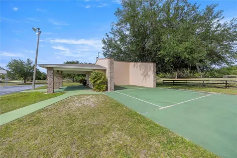 5927 NE 62nd Court Road Silver Springs FL 34488