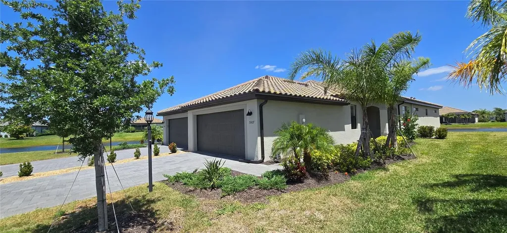 5307 Crystal Harbor Cove Bradenton FL 34211