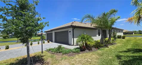 5307 Crystal Harbor Cove Bradenton FL 34211