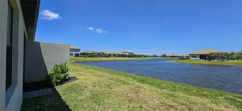 5307 Crystal Harbor Cove Bradenton FL 34211