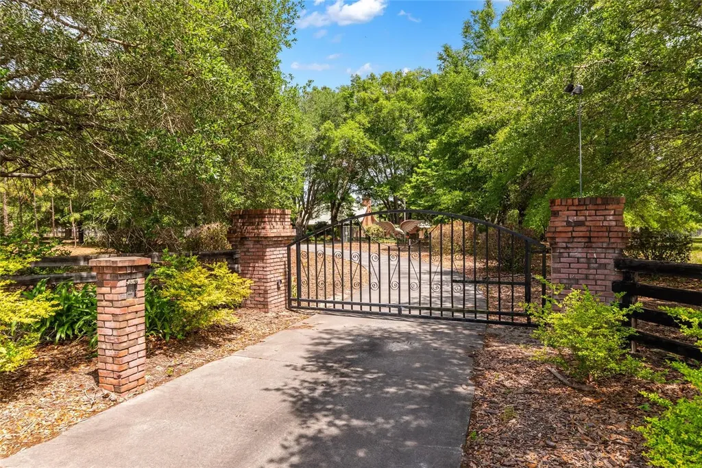 272 NE County Road 337 Trenton FL 32693