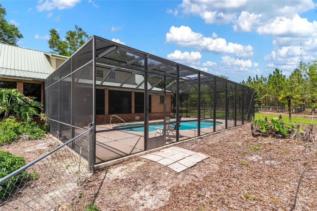272 NE County Road 337 Trenton FL 32693