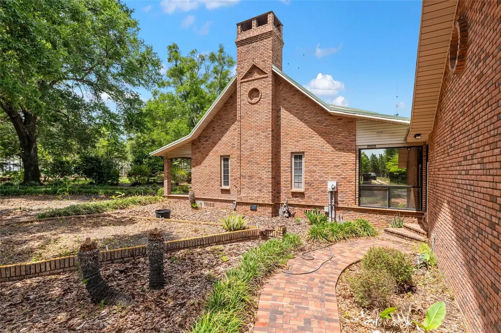 272 NE County Road 337 Trenton FL 32693