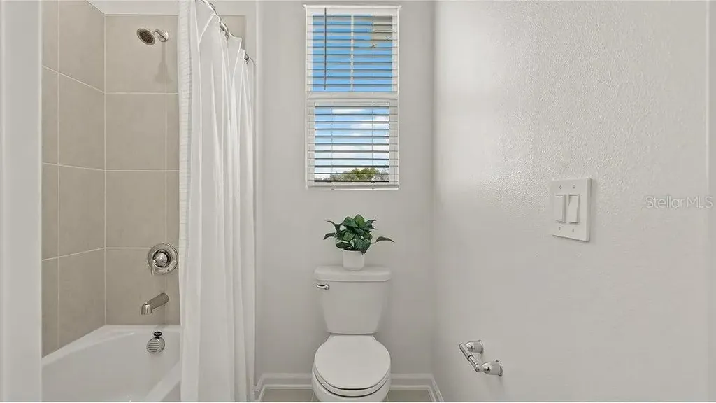 828 Aubey Lane Debary FL 32713
