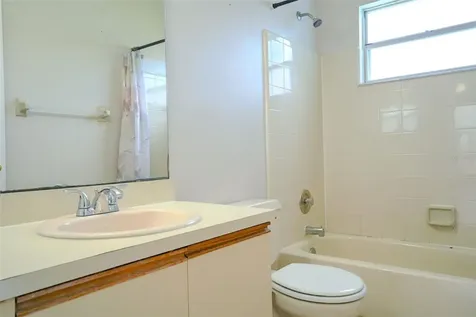 2747 N Poinciana Boulevard Kissimmee FL 34746