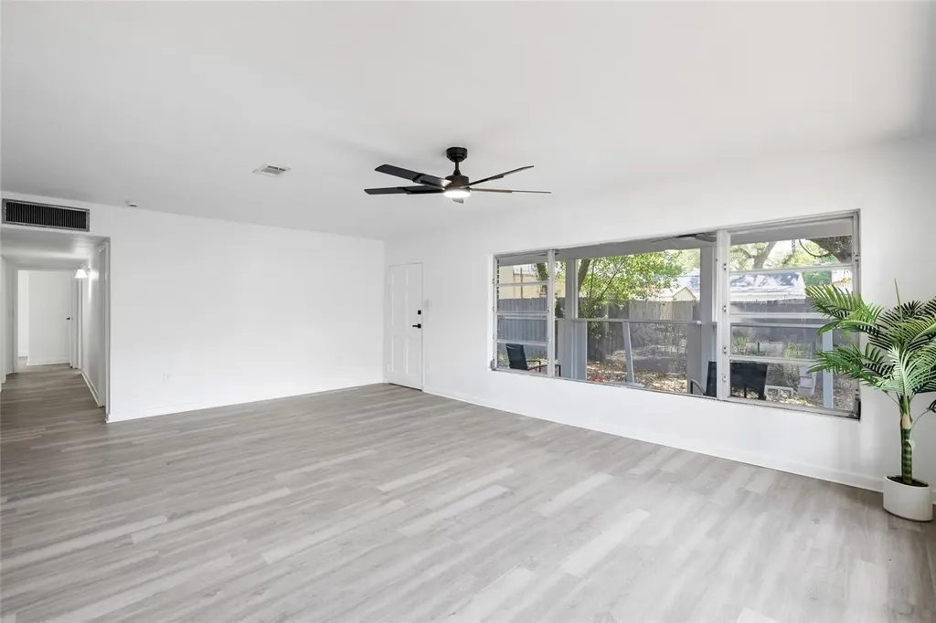 8510 N Seminole Avenue Tampa FL 33604