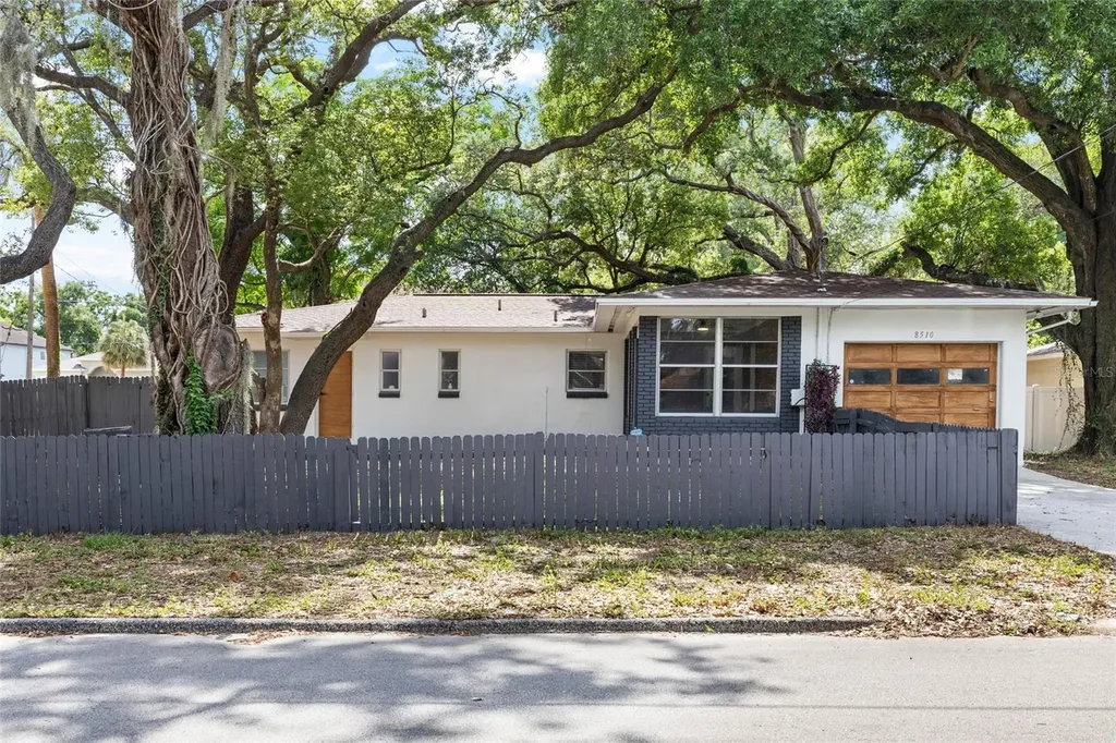 8510 N Seminole Avenue Tampa FL 33604