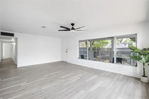 8510 N Seminole Avenue Tampa FL 33604