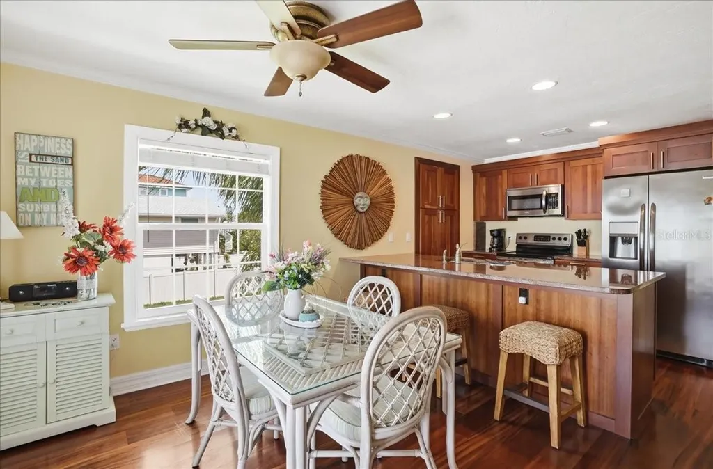 2811 Gulf Drive Holmes Beach FL 34217