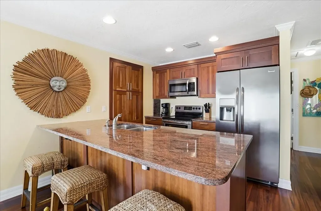2811 Gulf Drive Holmes Beach FL 34217