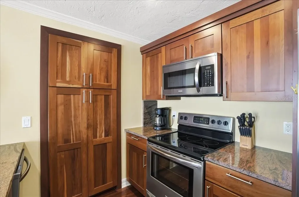 2811 Gulf Drive Holmes Beach FL 34217
