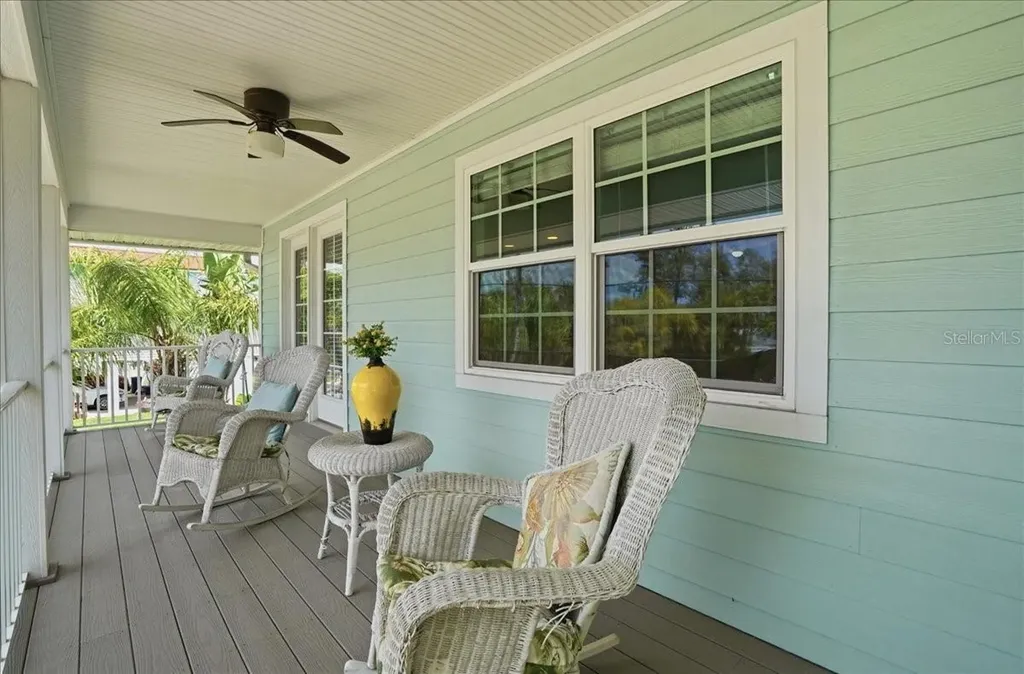 2811 Gulf Drive Holmes Beach FL 34217