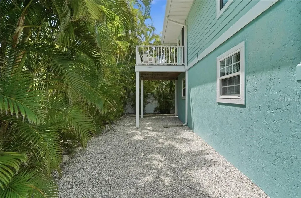 2811 Gulf Drive Holmes Beach FL 34217