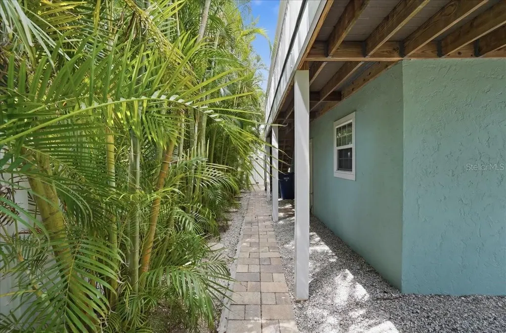 2811 Gulf Drive Holmes Beach FL 34217