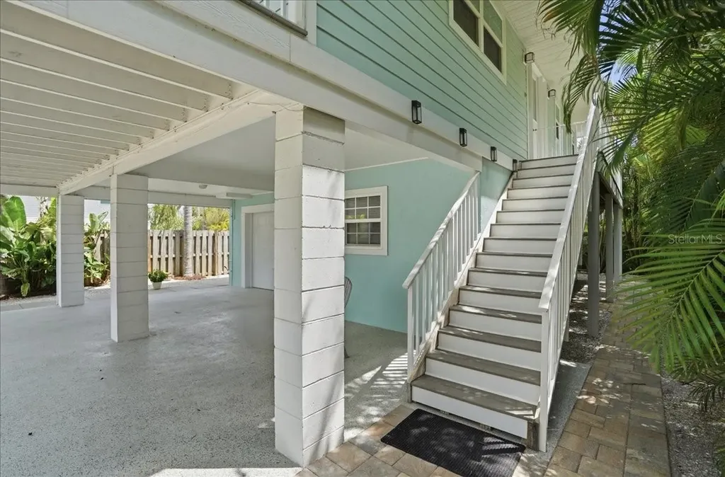 2811 Gulf Drive Holmes Beach FL 34217