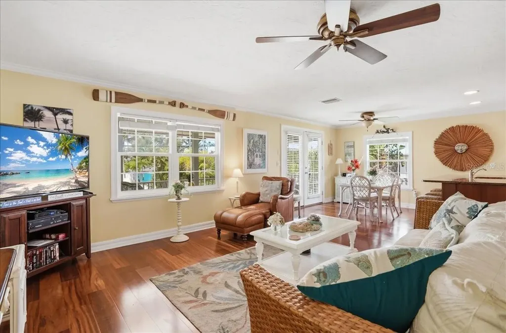 2811 Gulf Drive Holmes Beach FL 34217