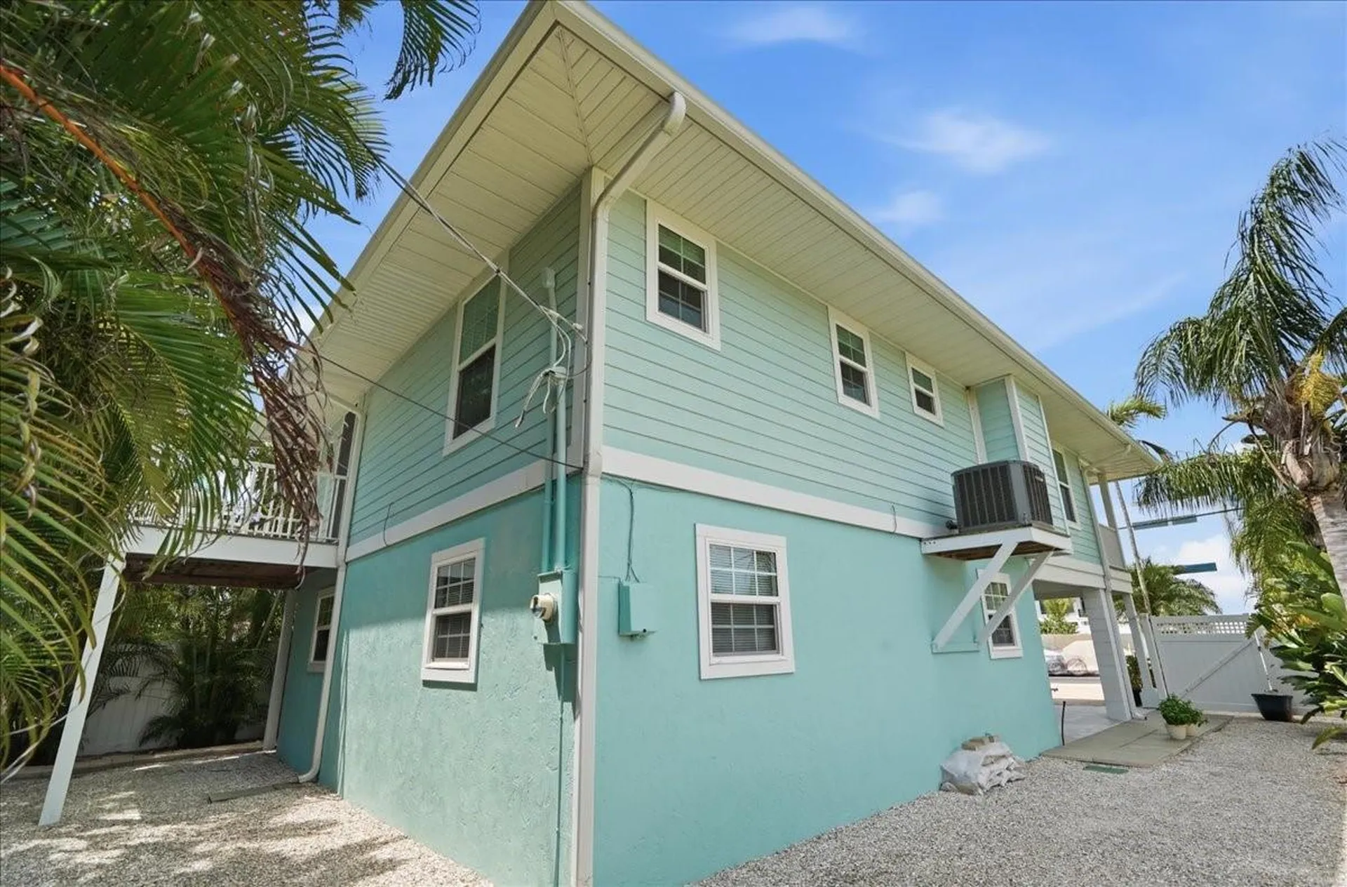 2811 Gulf Drive Holmes Beach FL 34217