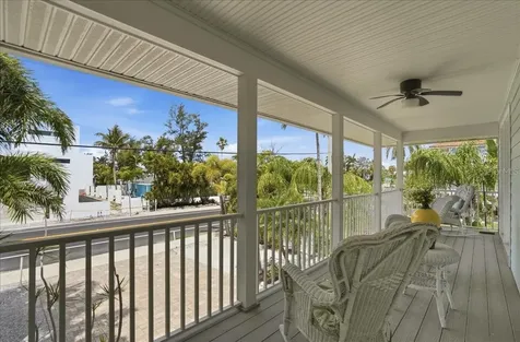 2811 Gulf Drive Holmes Beach FL 34217