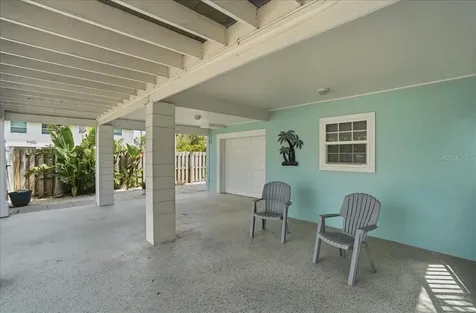 2811 Gulf Drive Holmes Beach FL 34217