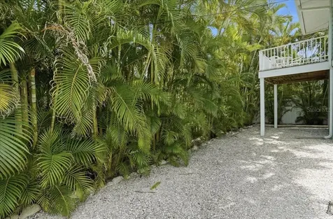 2811 Gulf Drive Holmes Beach FL 34217