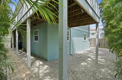 2811 Gulf Drive Holmes Beach FL 34217