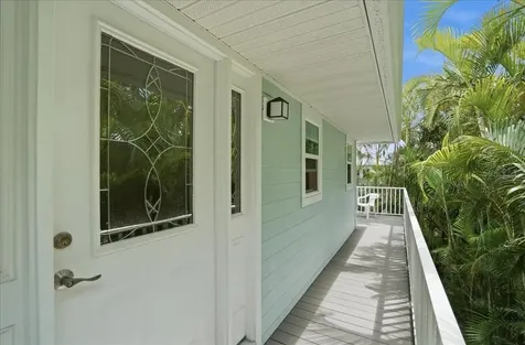 2811 Gulf Drive Holmes Beach FL 34217