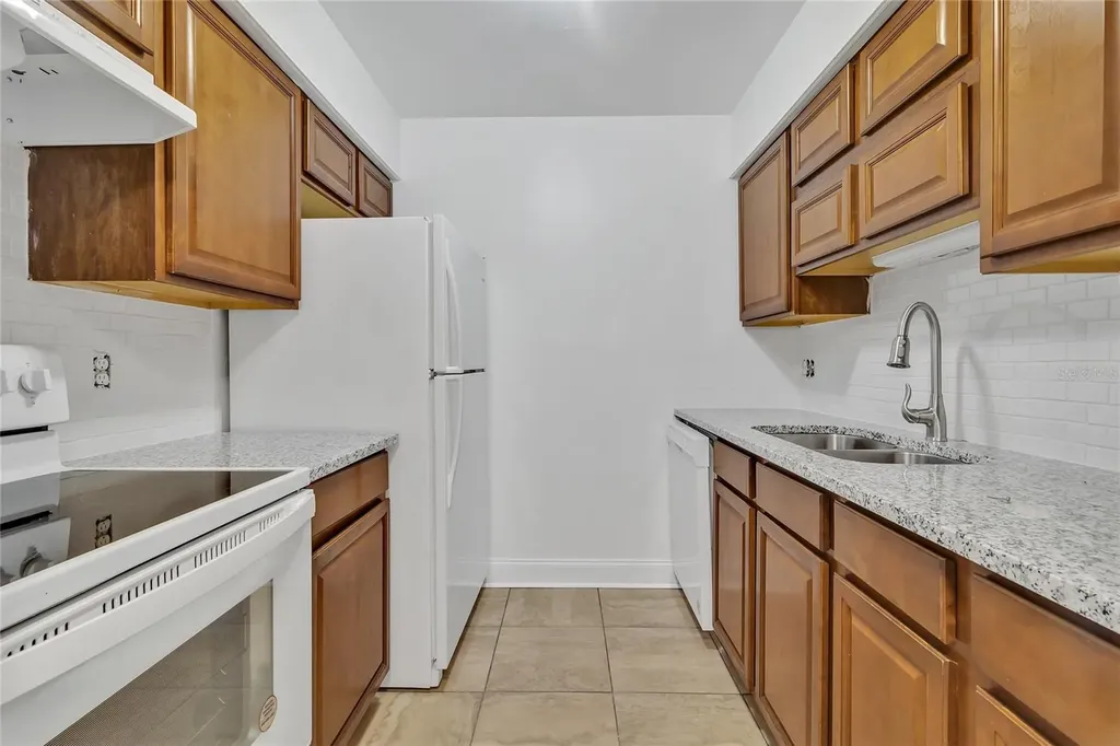 4838 S Semoran Boulevard Orlando FL 32822