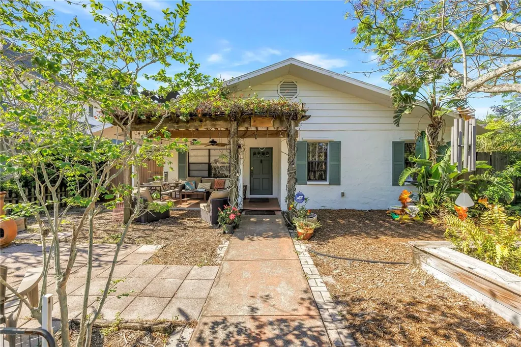 216 16th Avenue SE St Petersburg FL 33701