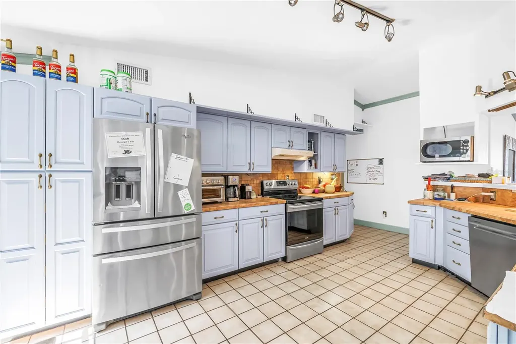 216 16th Avenue SE St Petersburg FL 33701
