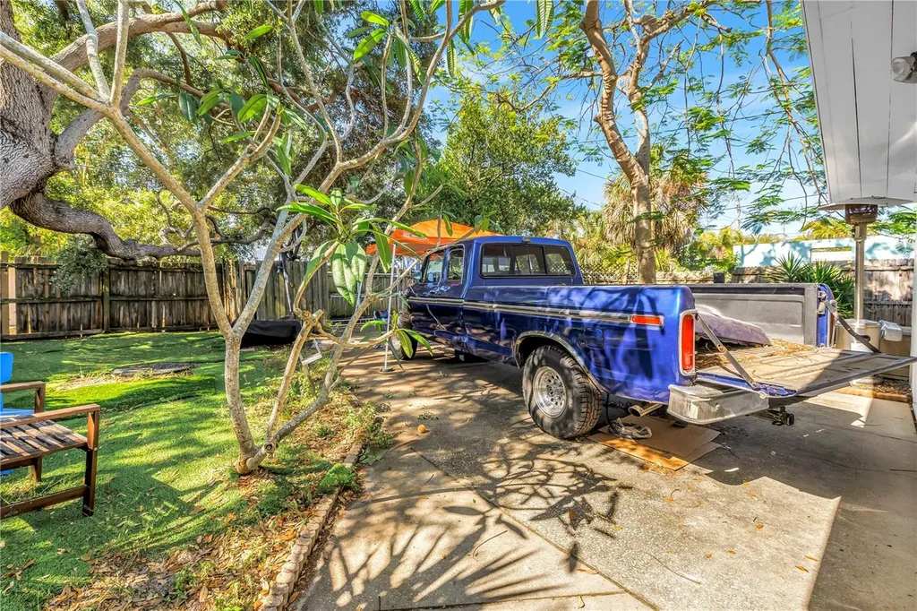 216 16th Avenue SE St Petersburg FL 33701