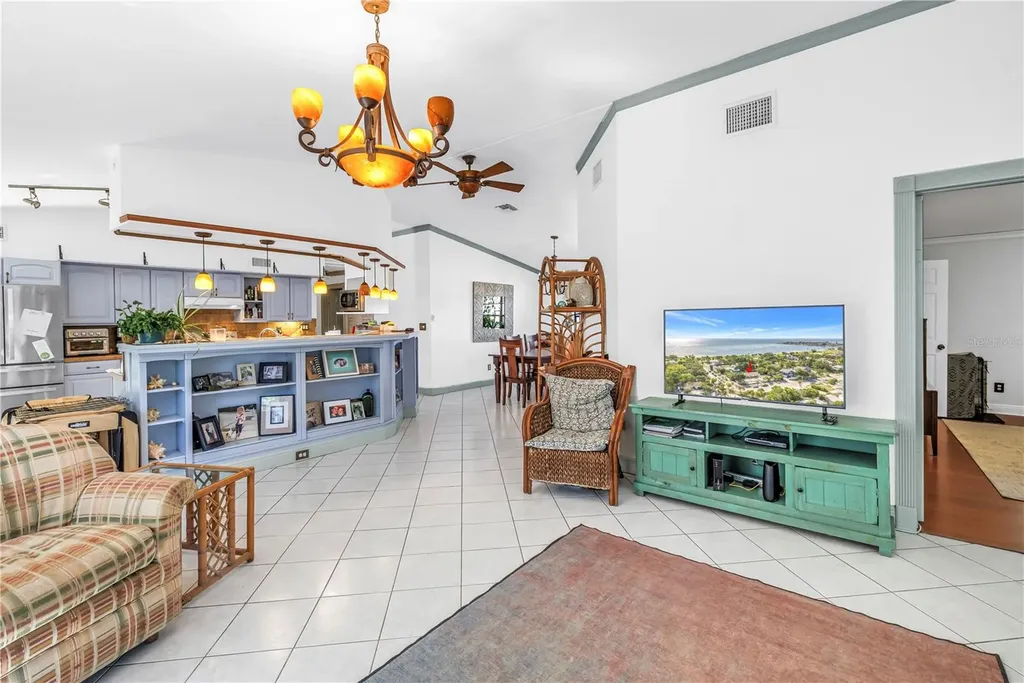 216 16th Avenue SE St Petersburg FL 33701