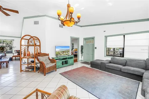 216 16th Avenue SE St Petersburg FL 33701