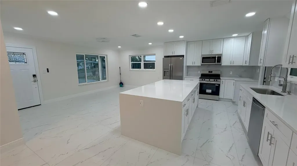 3727 Overlook Drive NE St Petersburg FL 33703