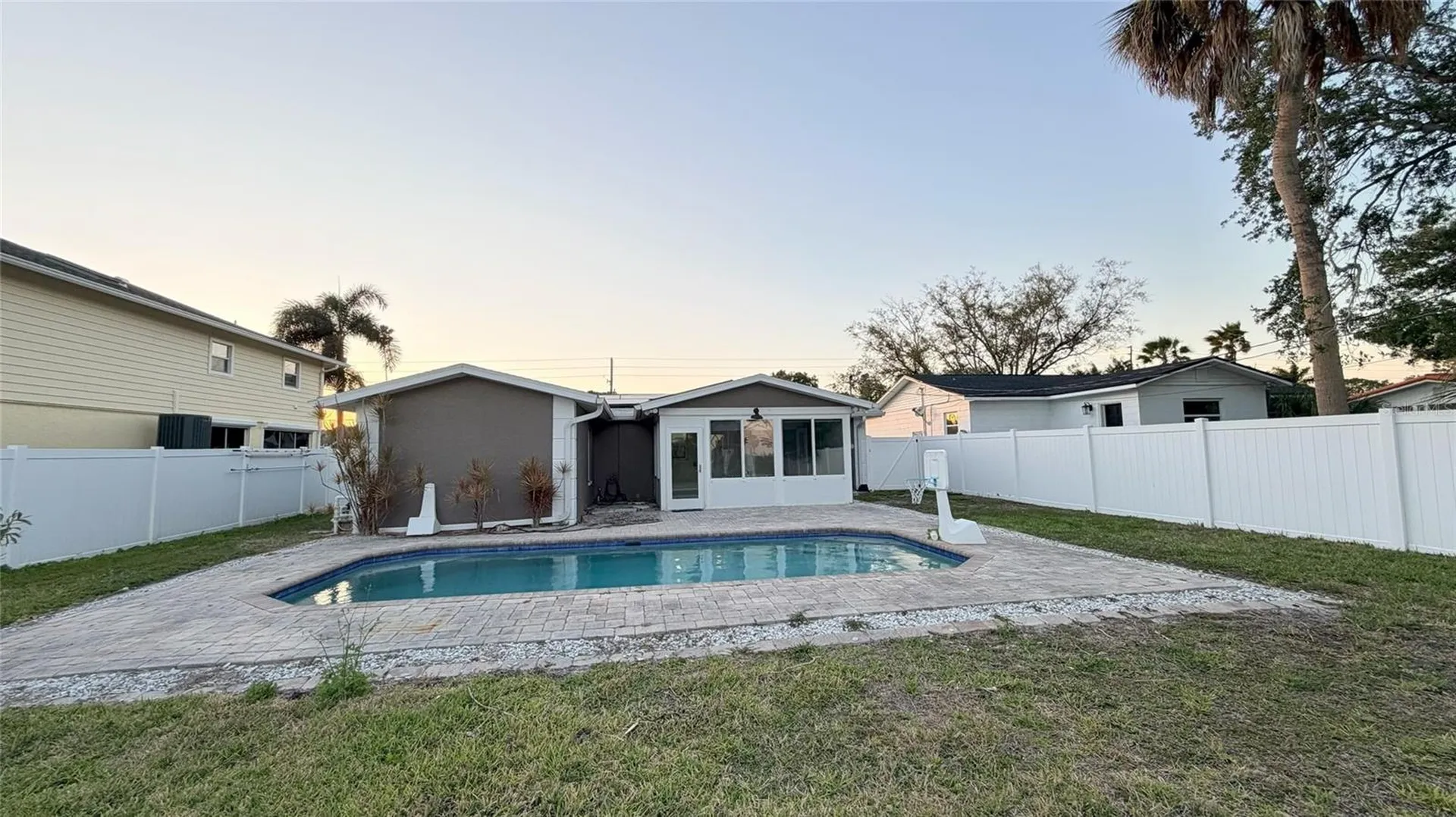 3727 Overlook Drive NE St Petersburg FL 33703