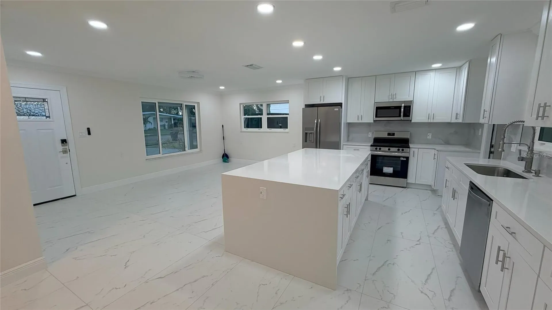 3727 Overlook Drive NE St Petersburg FL 33703