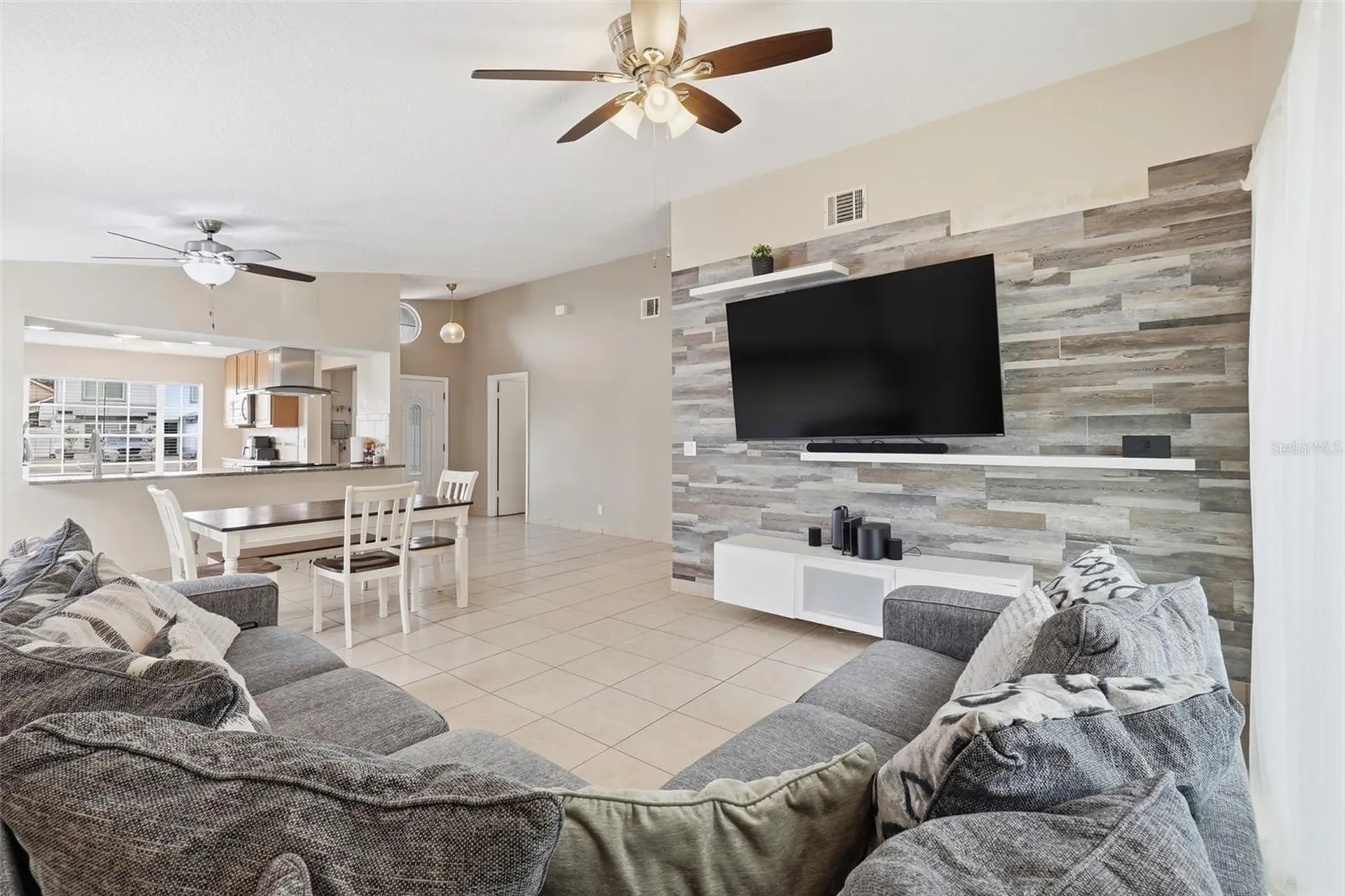140 Seabreeze Circle Kissimmee FL 34743
