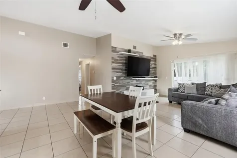 140 Seabreeze Circle Kissimmee FL 34743