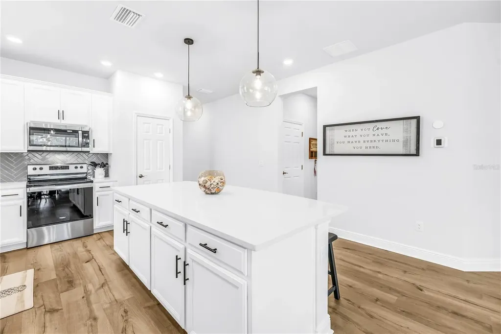8217 Trimbelle Parrish FL 34219