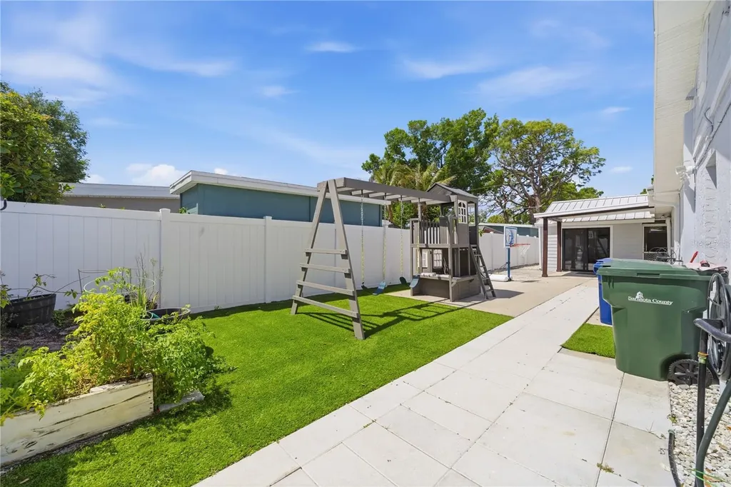 1057 Willis Avenue Sarasota FL 34232